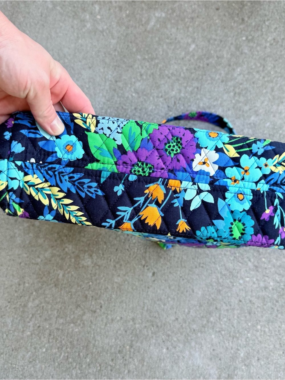 Vera Bradley Quilted Cotton Tote Bag in retired Midnight Blues Floral Pattern - Picture 3 of 5